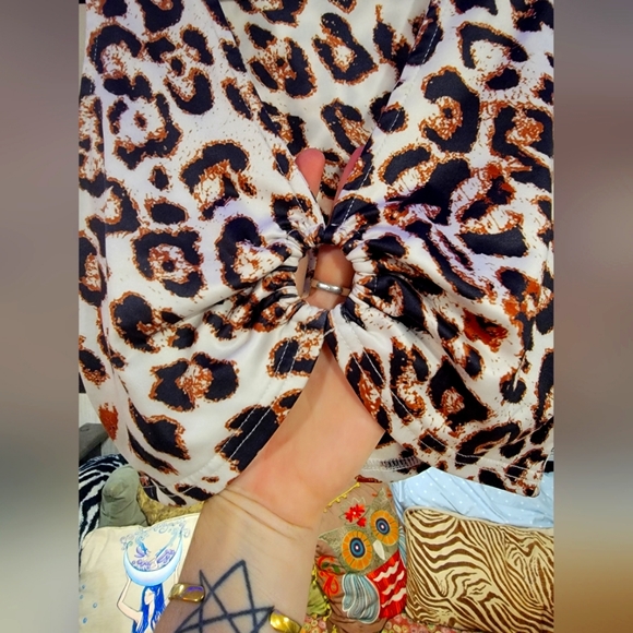 NWOT Cheetah Crop Top - Picture 2 of 3
